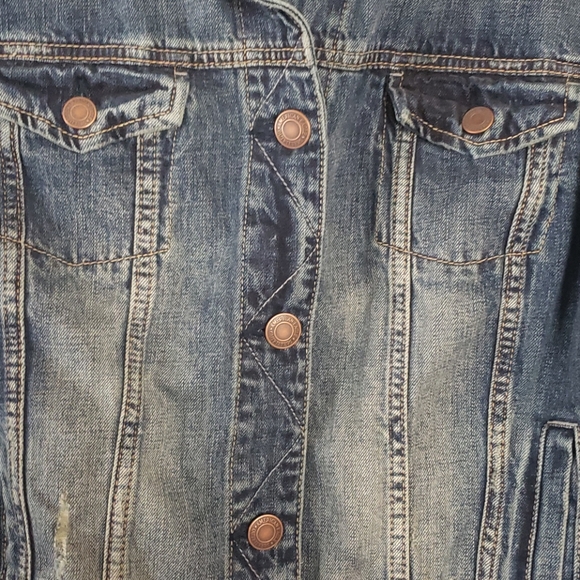NWOT American Eagle blue distressed Jean Jacket - Picture 5 of 8